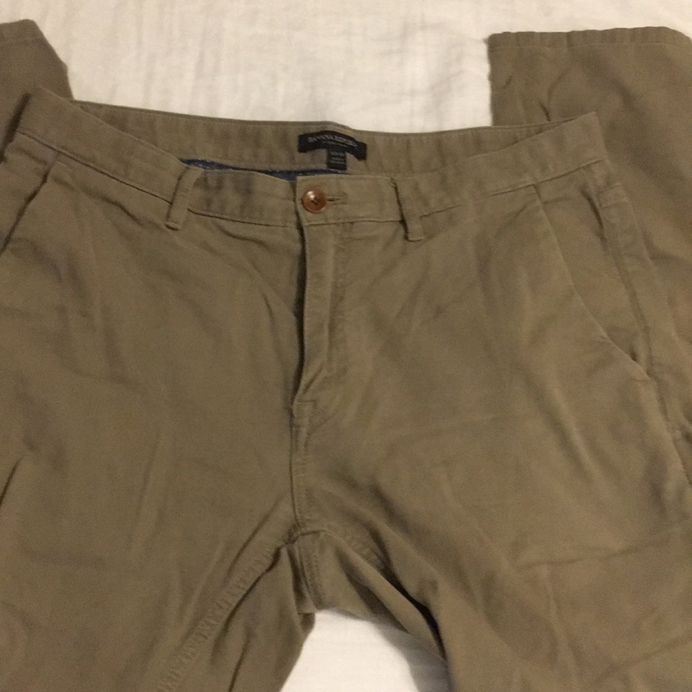 Banana Republic Stretch Khaki “Aiden” Pant
